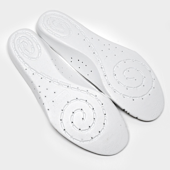 EASY SPIRIT Standout Sneaker in Taupe Size 7.5M - Picture 11 of 11